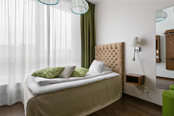 Single BW The Public Hotel