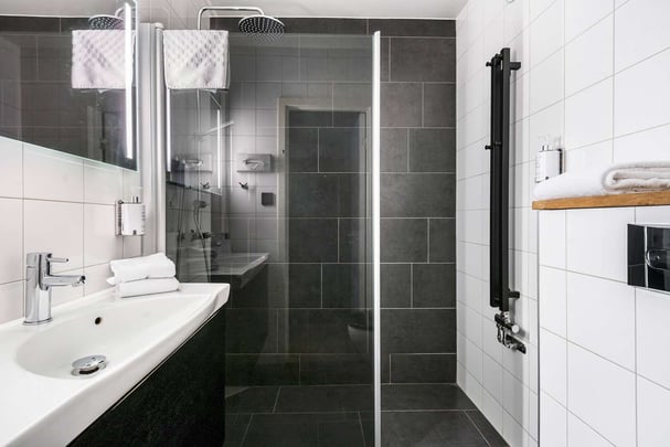 Double Superior bathroom BW Hotell Karlshamn