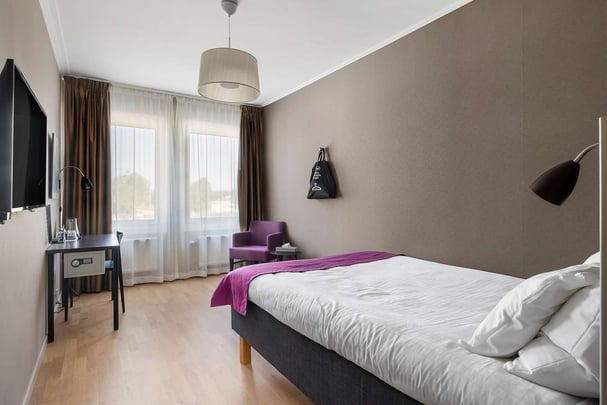 Queen Standard Park Airport Hotel