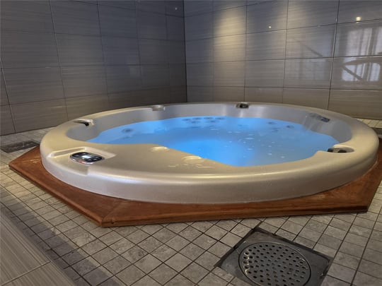 Relax pool Hotell Ett