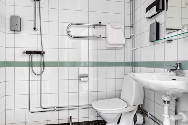 Single Standard Bathroom BW Hotel Trollh ttan