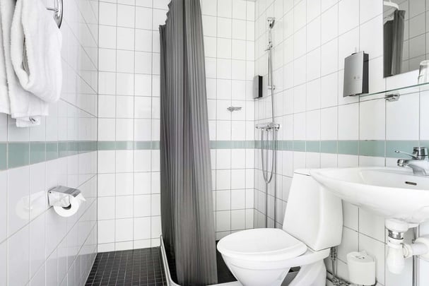 Superior double bathroom BW Hotel Trollh ttan