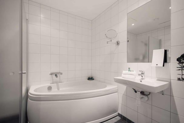 Bathroom Suite Malmo Arena