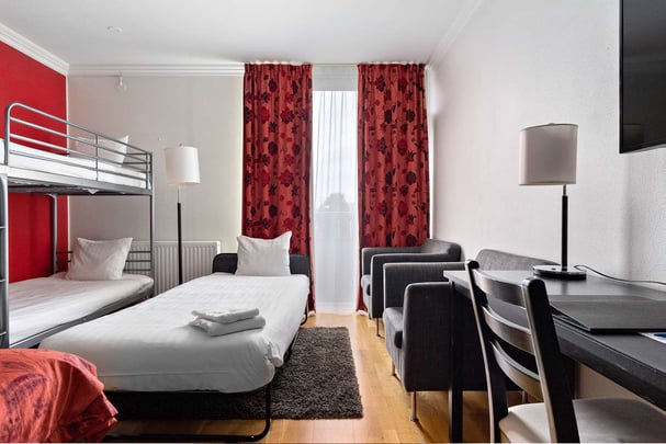 Familyroom five freegym BW Royal Star