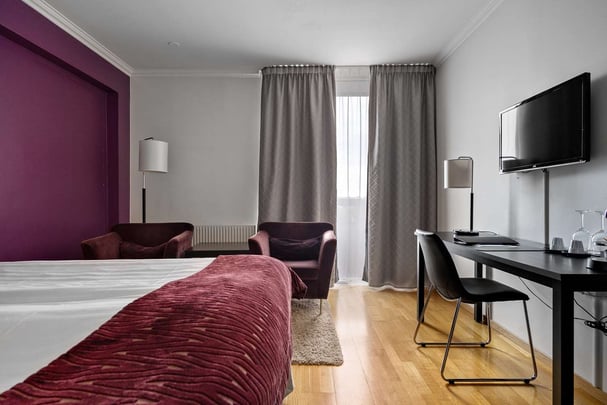 Single Superior Deluxe BW Royal Star