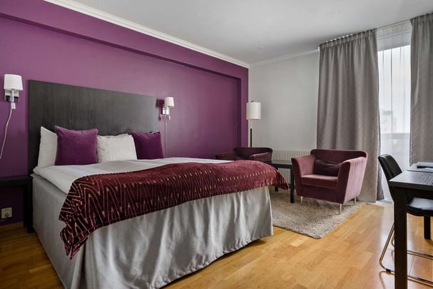 Single Superior Deluxe BW Royal Star