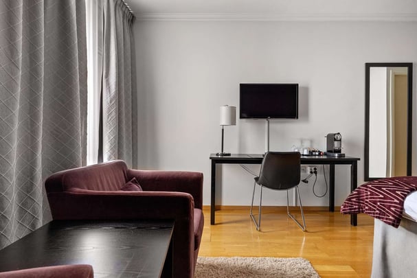 Single Superior Deluxe BW Royal Star