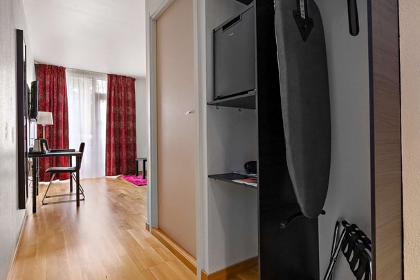 Single Superior Deluxe BW Royal Star