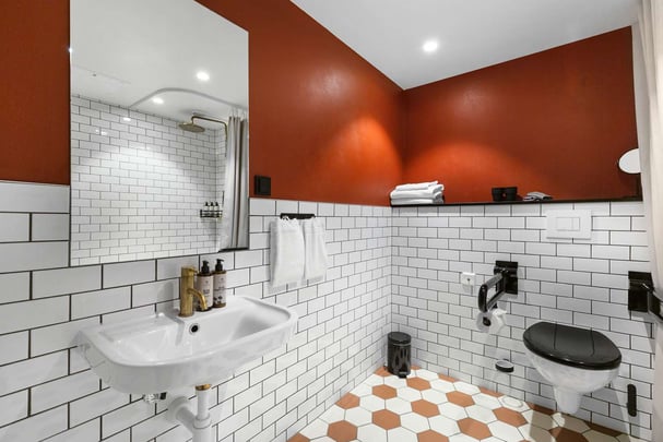 standard twin extra bathroom The Winery Hotel