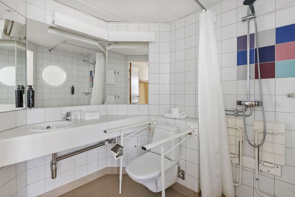 Eurostop Orebro Guest bath room accessible