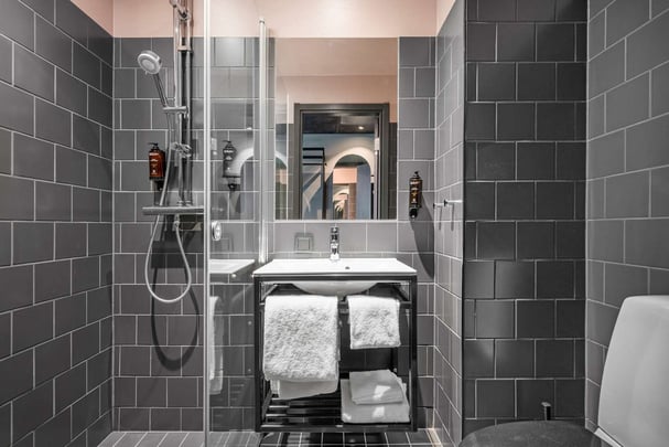 Bathroom BW Plus Hus 57