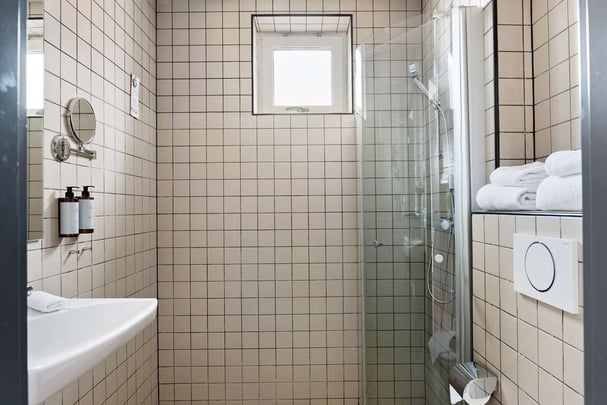 Superior balcony bathroom BW Plus Hotell Nordic