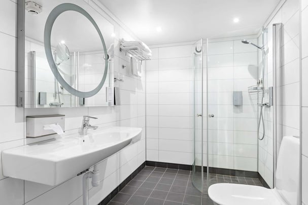 Superior Bathroom Dalecarlia