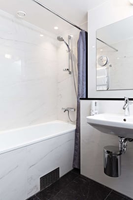 Standard Bathroom with Bathtub