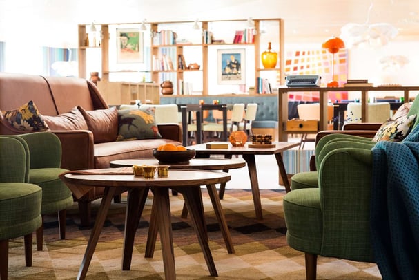 Restaurant lounge area