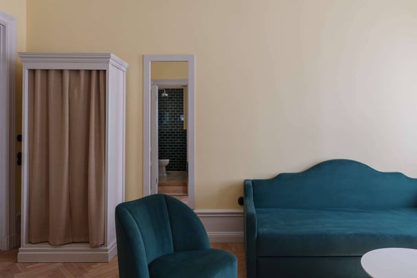 Hotel Ruth Deluxe sofa bed