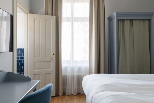 Hotel Ruth Standard King detail