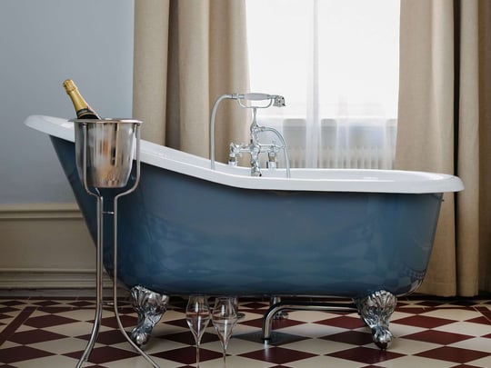 Hotel Ruth Suite Bathroom