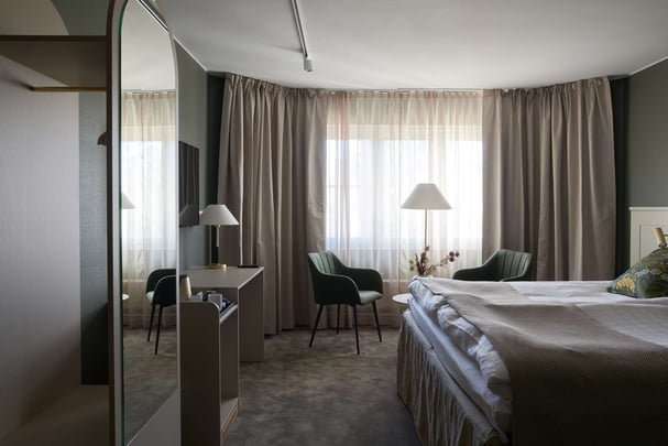 Superior room full view