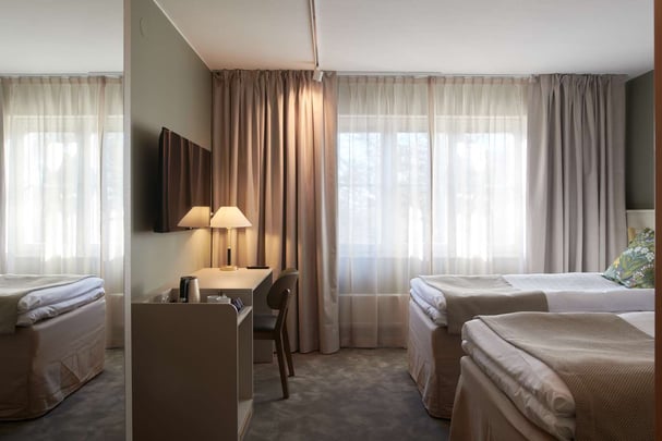 Twin bed room windows light