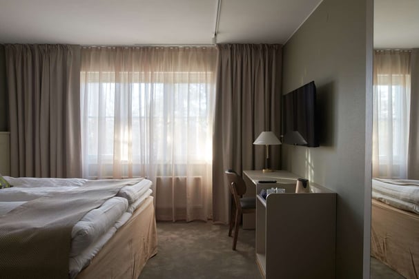 King Queen bed room window and desk daylight