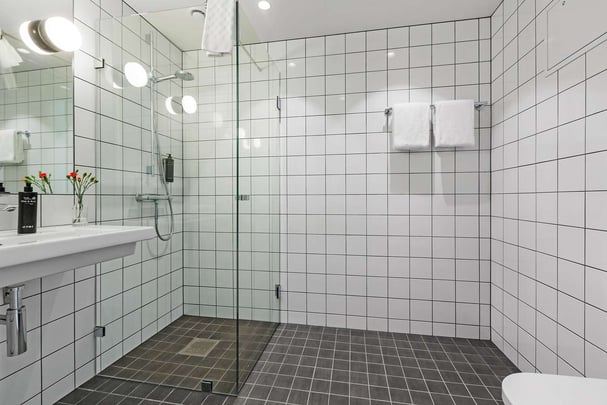 Studio Bathroom Ten Hotel