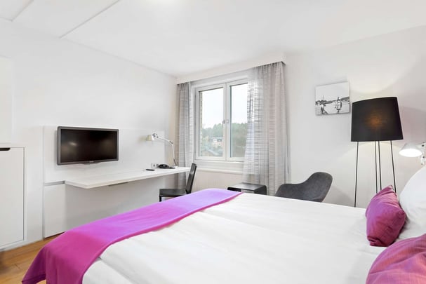 Standard queen BW Plus Skogsh jd