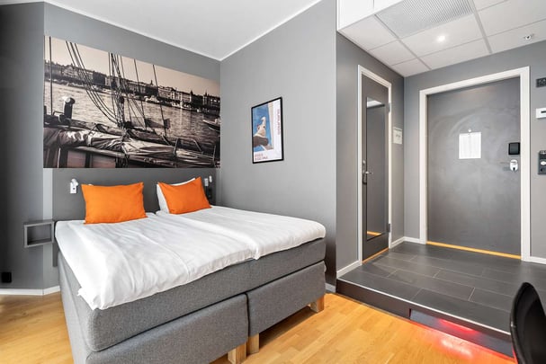 Double Economy Aiden Arlanda