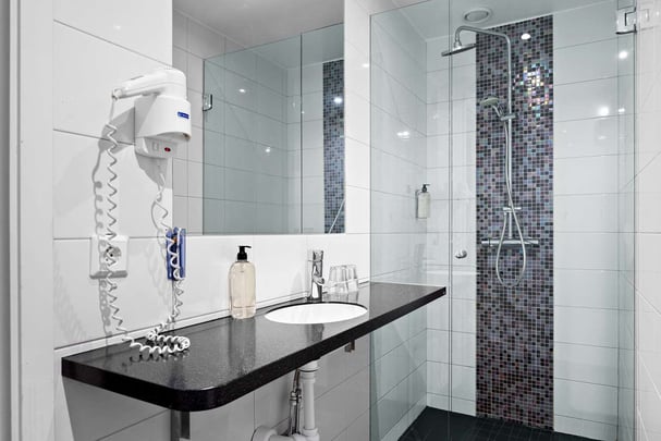 Superior twin bath Aiden Sthlm City