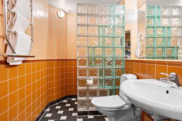 Family bath Hotell Heden