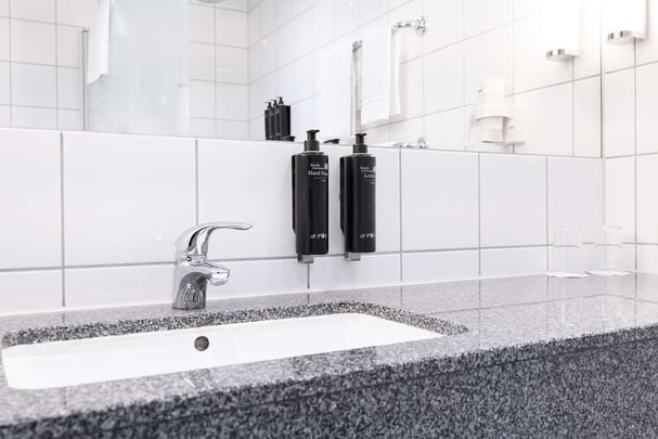 Superior Queen bath BW Plus Park City Malmo