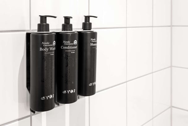 accessible room bath