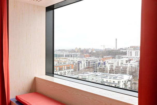 Superior twin and queen