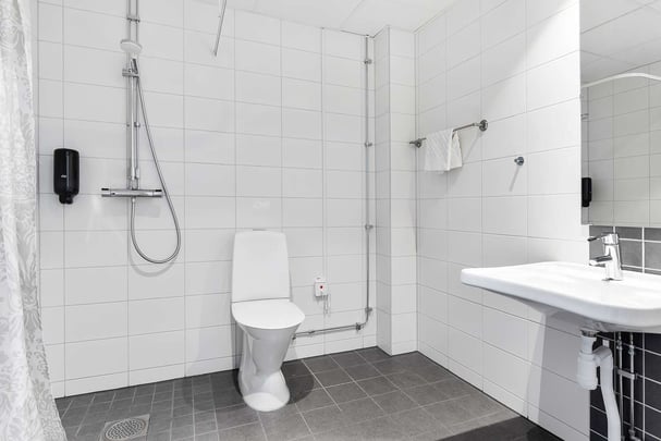 Family bath BW Uppsala