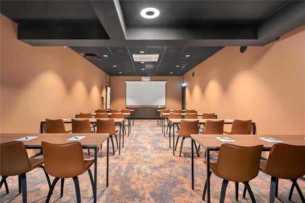 Conference Tony Riverside