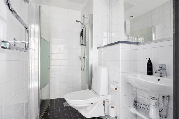 Standard Twin bathroom Norrkoping city