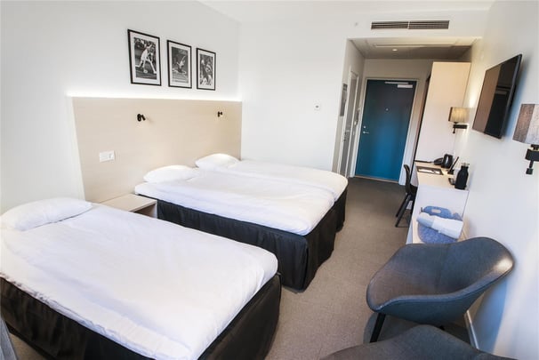 Family room three single no window