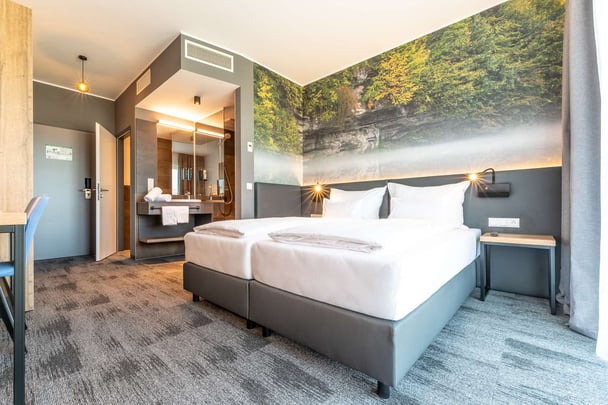 Aiden@Stadtgut Steyr Double Room with open bathroom