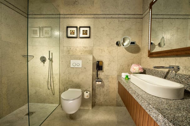 Superior Deluxe Double Room - Bathroom