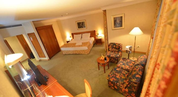 Suite Room