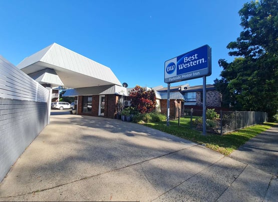 BW Parkside Entrance