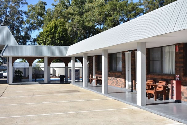 BW Parkside Inside parking a