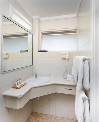 Standard Guest Bathroom