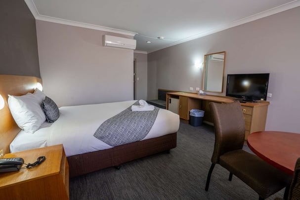 Queen Executive Room