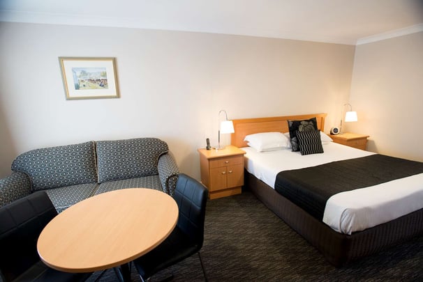 Best Western PLUS All Settlers Motor Inn King Spa