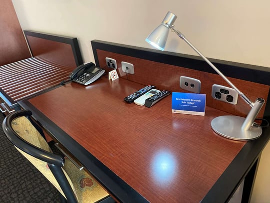 Work Desk - Deluxe Family Room - Queen & Two Singles