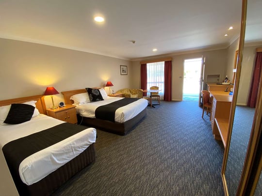 Exec Kitchen twin main room