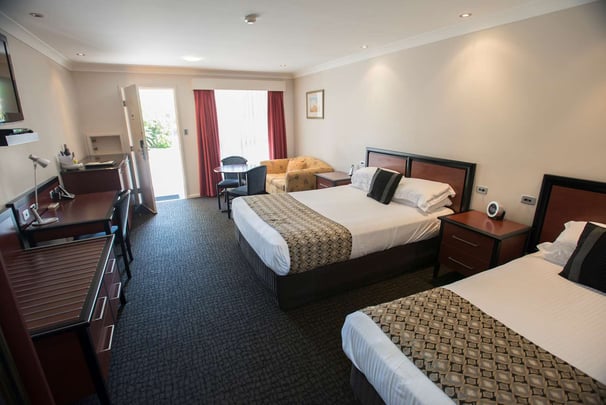 Deluxe Queen & Single