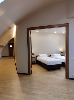 Suit King and Single Beds