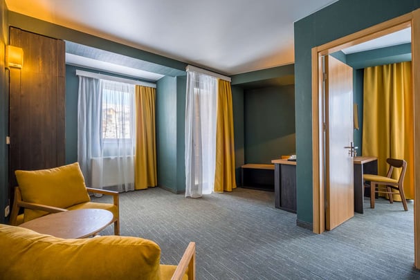 1 King Bed | Superior Guest Room